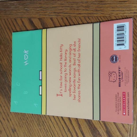 Bundle of Hello Kitty Books - Picture 9 of 11